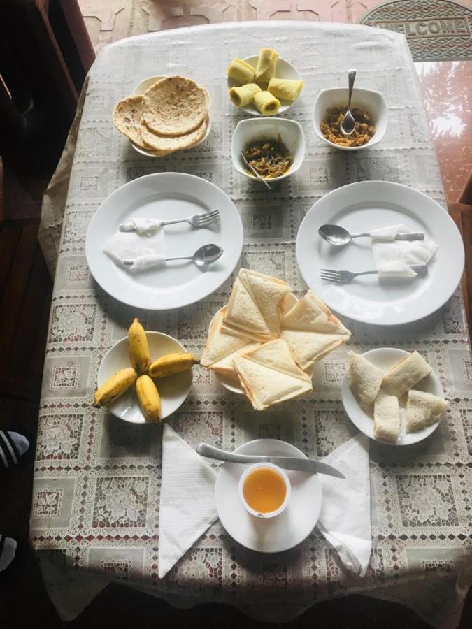 Malee Homestay Polonnaruwa Exteriör bild