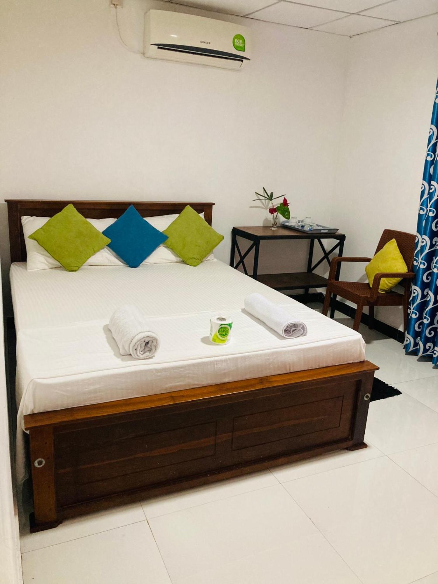 Malee Homestay Polonnaruwa Exteriör bild